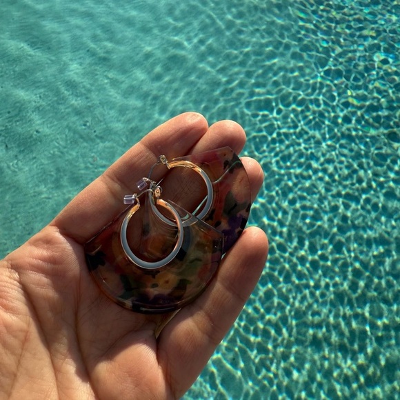 Elegant Brown Earrings with Unique Design - Picture 4 of 7